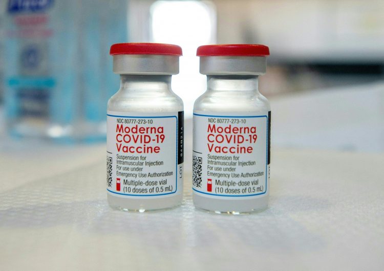 Moderna acepta que lotes de vacunas anticovid-19 enviados a Japón fueron contaminados con acero
