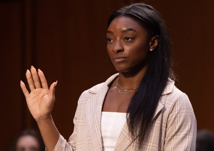 Simone Biles: ‘El Comité Olímpico y Paralímpico de EU sabía que el médico oficial de su equipo abusó de mí’
