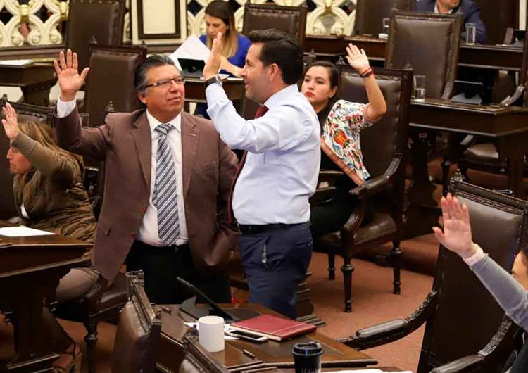 Se jalonean en el Congreso de Puebla por Comisiones legislativas