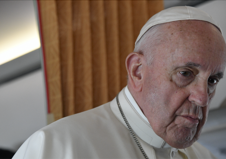 El papa reprueba que haya cardenales ‘negacionistas’ que rechazan la vacuna contra covid-19