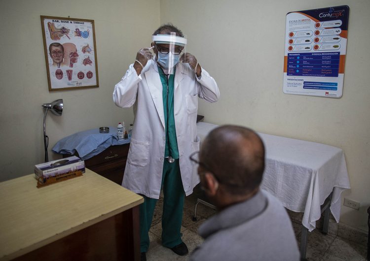 ‘Cárcel, ruina, represión y exilio’: el precio que pagan profesionales de la salud de Nicaragua por hacer su trabajo