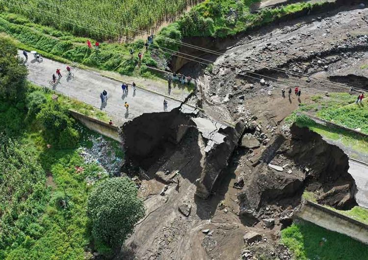 Por caída de puente quedan incomunicados por la carretera federal Guadalupe Victoria y Tlachichuca
