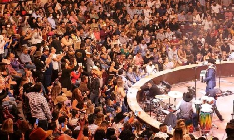 Por rebasar aforo, sancionarán a empresa que organizó concierto en Palenque