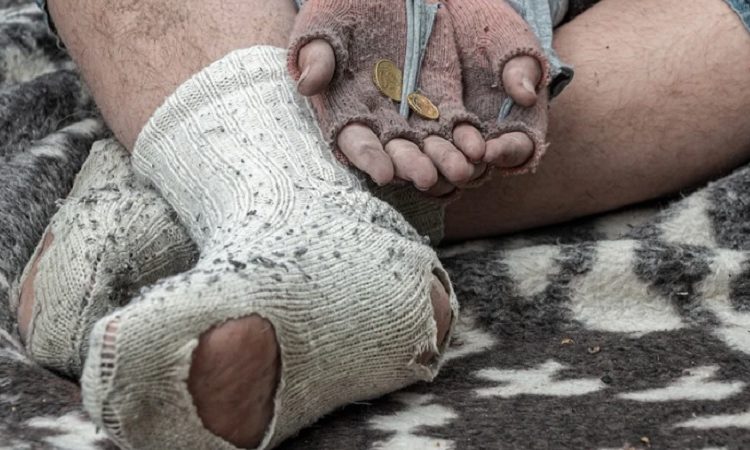 Darán 36 horas de arresto a adultos que usen niños para mendicidad en Aguascalientes