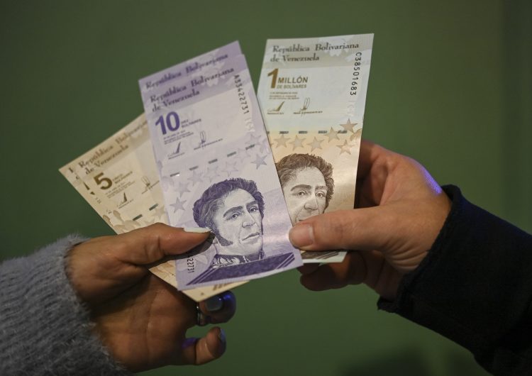 Venezuela elimina seis ceros a su moneda por hiperinflación