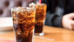 Las bebidas ‘dietéticas’ aumentan el hambre de las mujeres y de personas con obesidad: estudio
