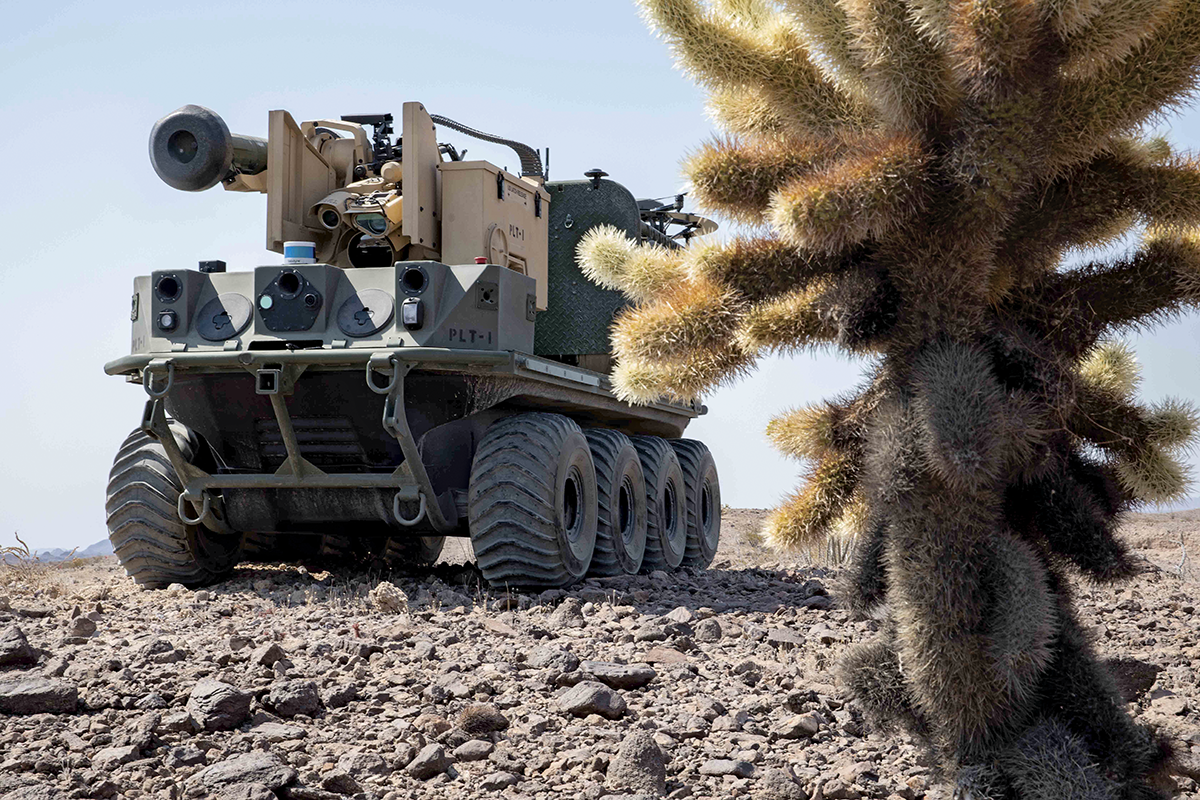 Origin, un vehículo autónomo del ejército estadounidense, se prepara para una práctica en el Terreno de Pruebas de Yuma, Arizona. (Foto: Carlos Cuebas Fantauzzi/Ejército de EE. UU.)