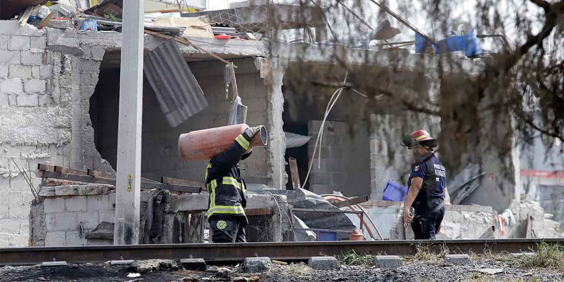Suman cinco muertos por explosión en Xochimehuacán