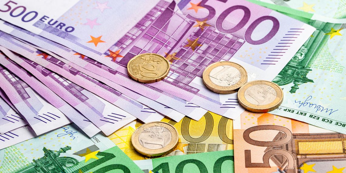 A pesar de los altibajos vividos en sus primeros 20 años, el euro se ha consolidado como la segunda moneda más utilizada en todo el mundo. (Foto: Adobe Stock)