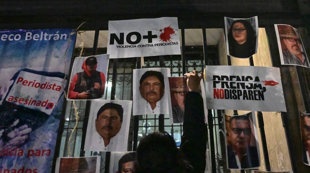 "¡Justicia para Lourdes y Margarito!", era una de las pancartas que portaban manifestantes de Tijuana. (Foto: Pedro Pardo/AFP)