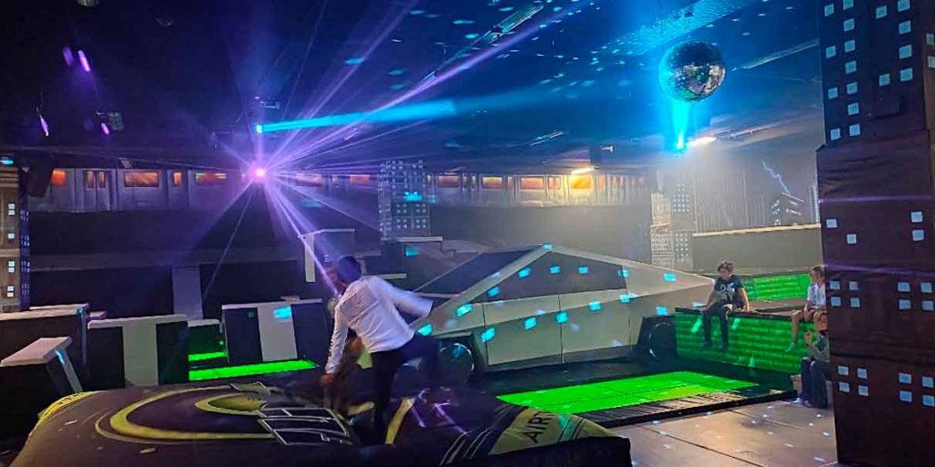 FlipOutabreelparquedetrampolinesmasimportantedeLatinoamerica