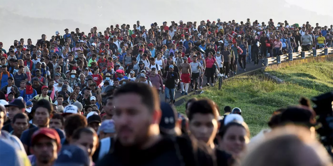Las autoridades consultaron a casi 179,000 personas en la frontera entre México y Estados Unidos durante diciembre. (Foto: Isaac Guzman/AFP/Getty)