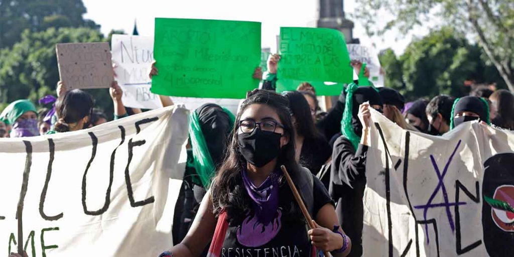 Propuesta de Morena da esperanza a feministas en aprobación del aborto en Puebla