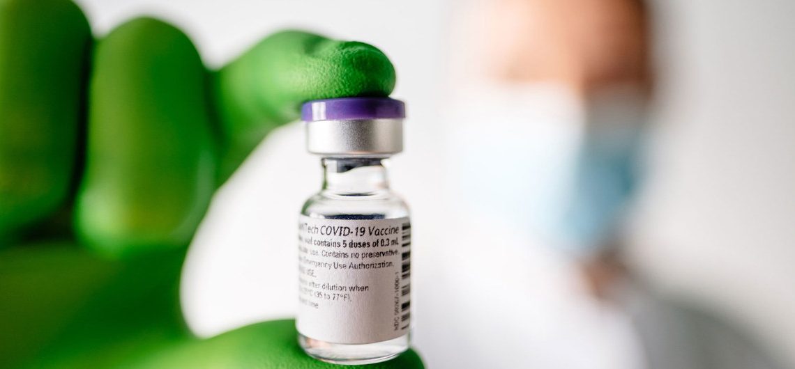 Los expertos consideran que la “prioridad inmediata” debe ser acelerar la vacunación. (Foto: BioNTech)