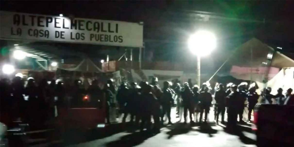 GN y Policía Estatal desalojan a manifestantes de planta de Bonafont en Juan C. Bonilla