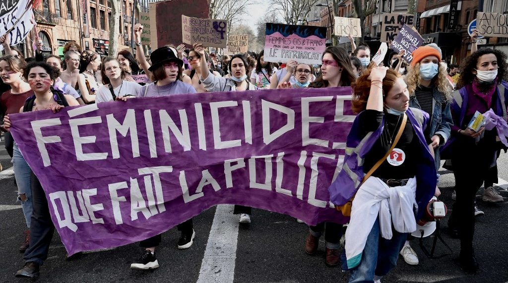 La asociación del morado con el feminismo se remonta a comienzos del siglo XX. (Foto: Lionel Bonaventure/AFP)