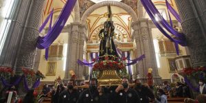 Reviven las tradiciones religiosas en Puebla; visita de las 7 casas, Procesión del Silencio y el Viacrucis