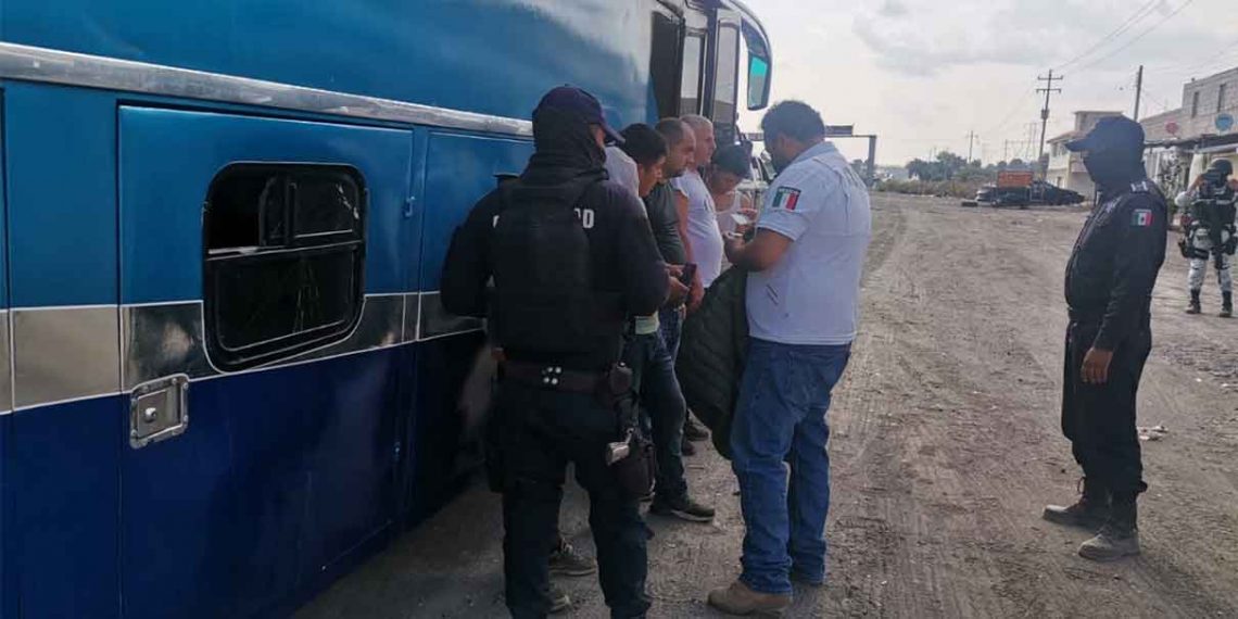 Retienen a 123 migrantes en Palmar de Bravo; detienen a "dos polleros"