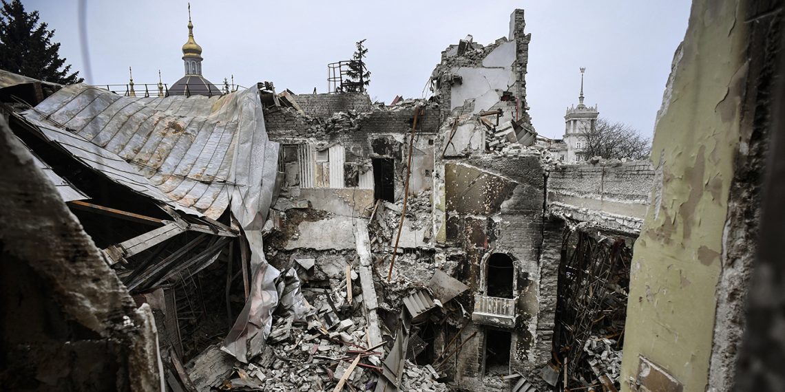 Mariúpol está parcialmente destruida. Conquistar esta ciudad sería una victoria importante para Rusia. (Foto: Alejandro Nemenov/AFP)