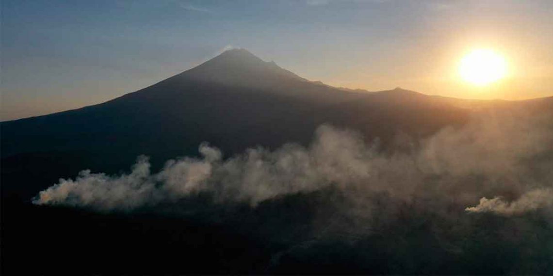 Se mantienen activos seis incendios forestales en Puebla