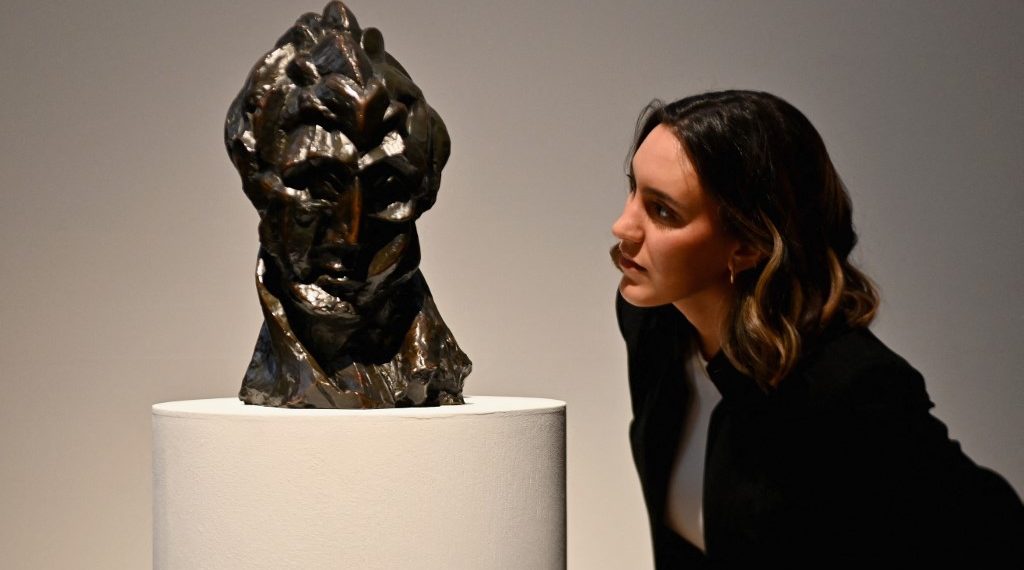 La escultura "Cabeza de mujer (Fernande)" de Picasso. (Foto: Angela Weiss/AFP)