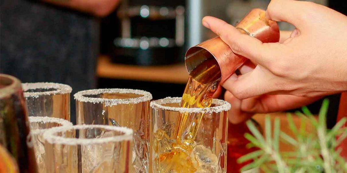 Más de 38 mil pesos de multa SI VENDES alcohol sin permiso en Puebla