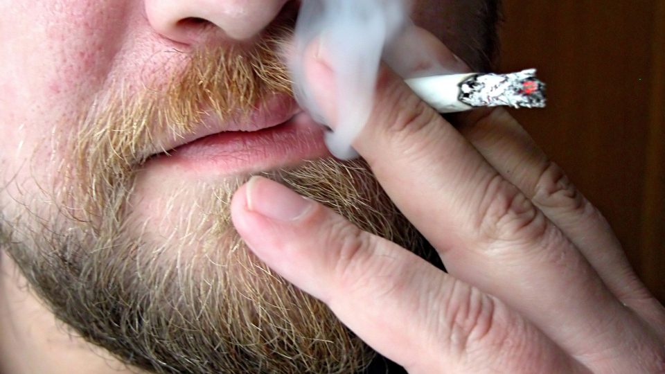 El riesgo era aproximadamente un 20 por ciento mayor entre los fumadores que entre los hombres que nunca habían fumado. (Foto: Universidad de Lund)