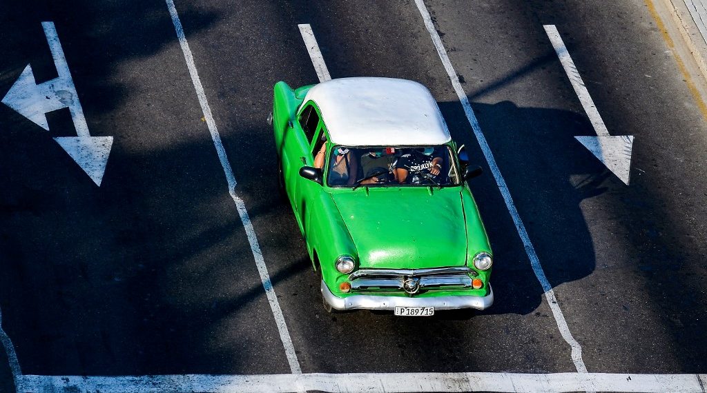 El transporte público también es un calvario en Cuba. (Foto: Yamil Lage/AFP)