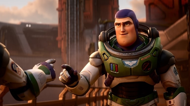 Una figura de gran tamaño de Buzz Lightyear el personaje de la nueva película de Pixar. (Foto: Disney Latino)