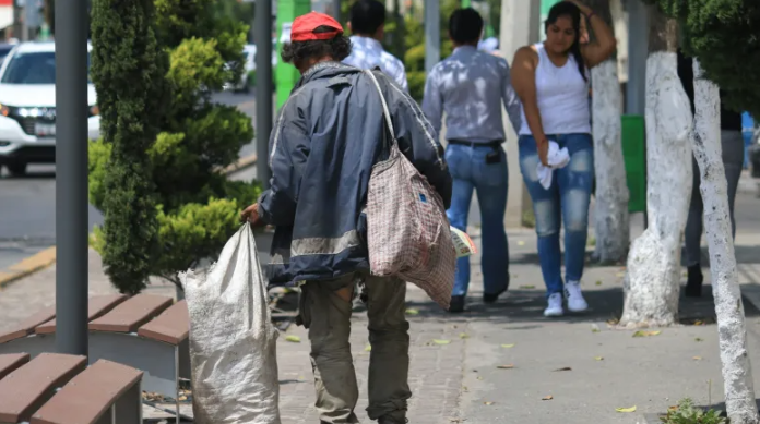 La pobreza, uno de los retos de Julio Menchaca