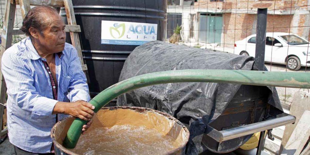 Desabasto de agua en colonias de Puebla; sólo “les cae” un CHORRITO los domingos
