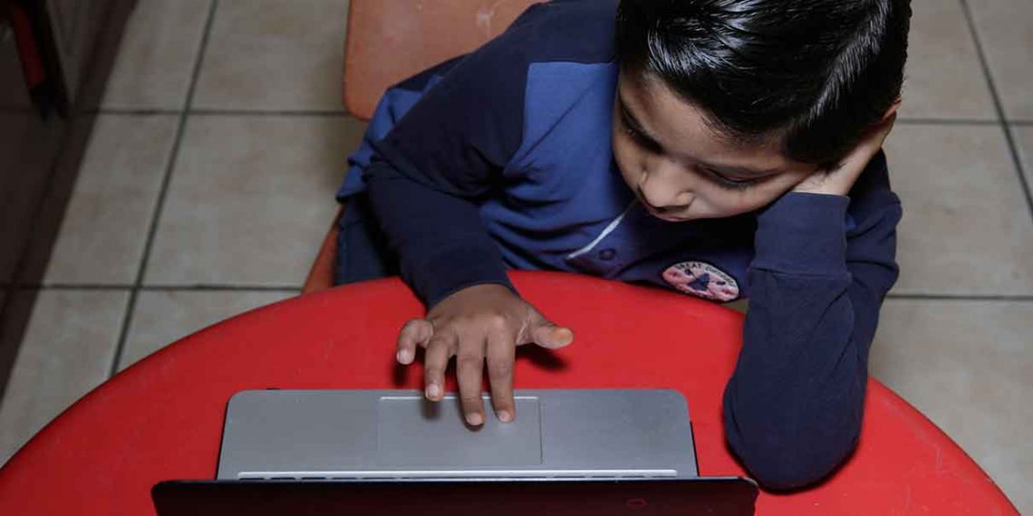25 escuelas en Puebla mantienen clases virtuales