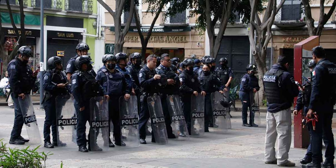 Mil 200 policías cuidarán a los vivos en Día de Muertos en Puebla capital