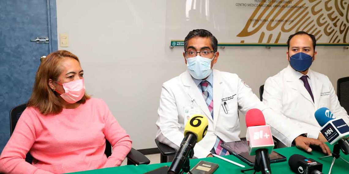 Mujeres más jóvenes, principales víctimas del cáncer de mama en Puebla; detección tardía
