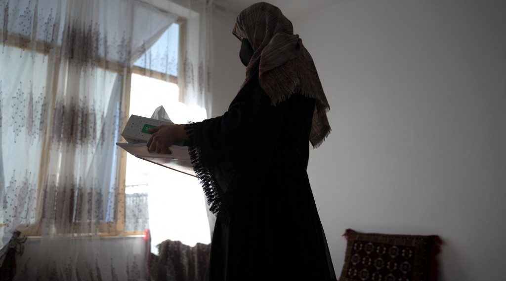 Desde que los talibanes tomaron el poder en Kabul y prohibieron la educación de las adolescentes, muchas han sido casadas, a menudo con hombres mucho mayores elegidos por sus padres. (Foto: Wakil Kohsar/AFP)