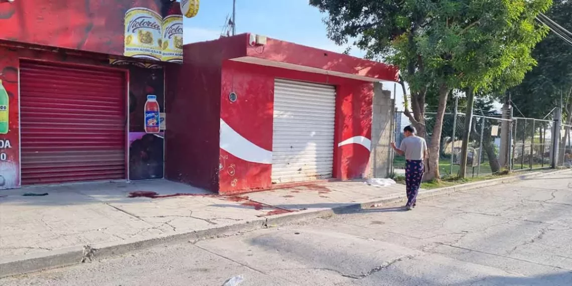 Ejecutan a cuatro hombres afuera de una tienda en San Francisco Totimehuacán
