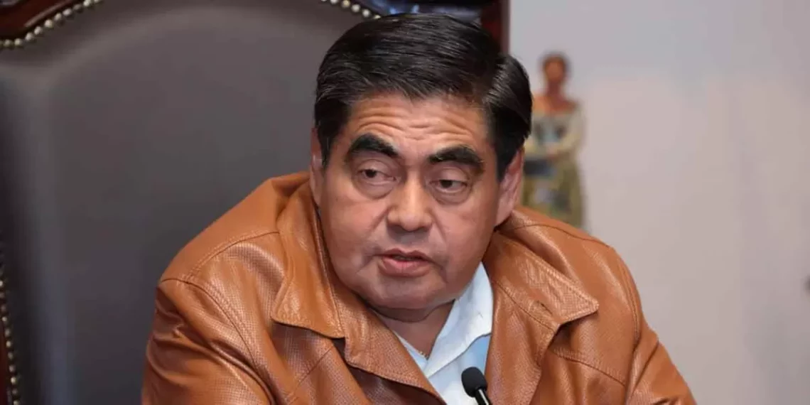 "Es estable y sin complicaciones", reportan el estado de salud del gobernador de Puebla Miguel Barbosa