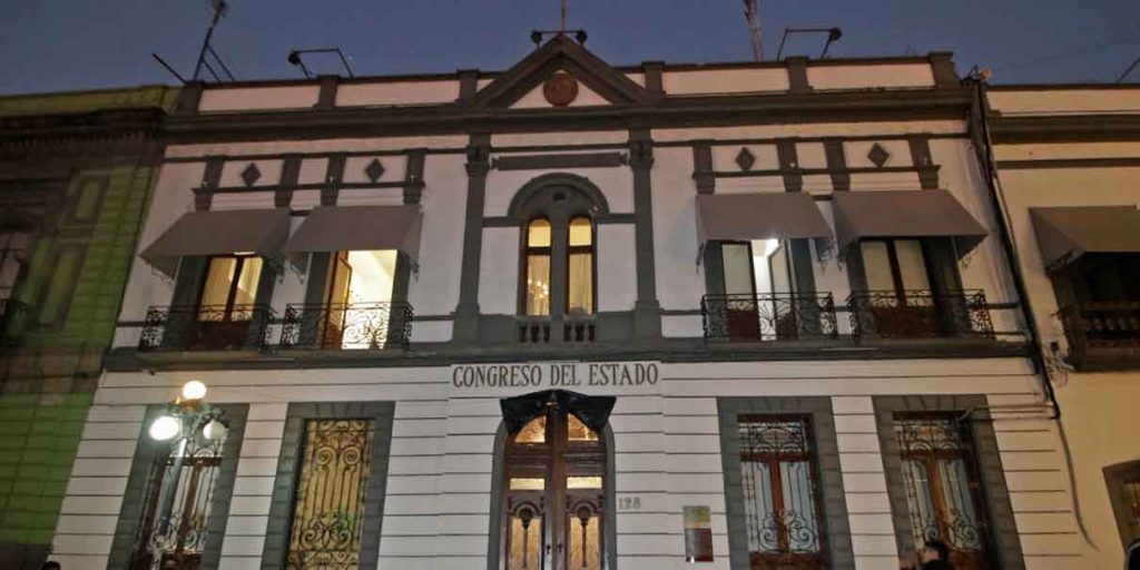 Puebla de LUTO tres días por fallecimiento del gobernador Miguel Barbosa