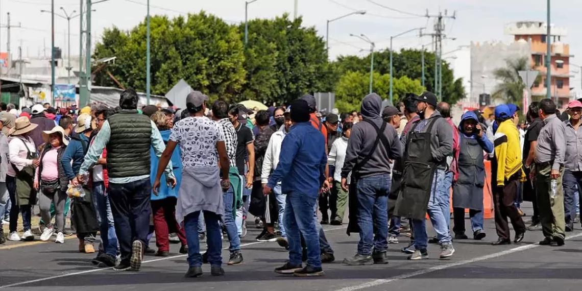 Enfrentamiento entre locatarios de la CENTRAL DE ABASTO de Puebla