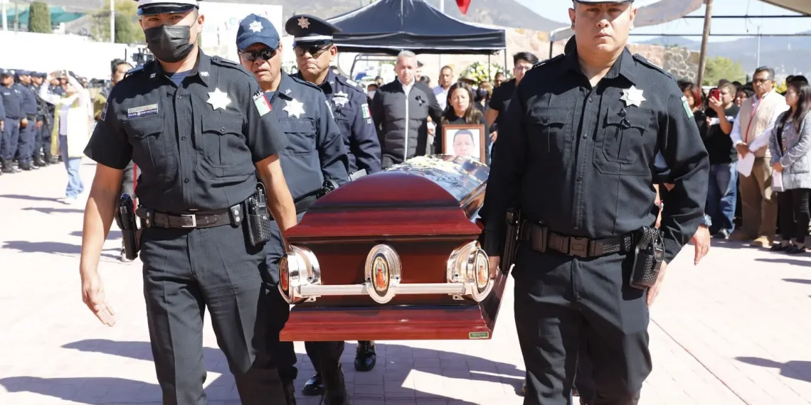 Honores y último adiós, al policía de Pachuca que atropellaron