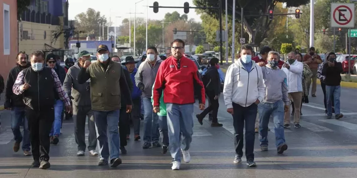 Poblanos inconformes contra la VERIFICACIÓN en Puebla