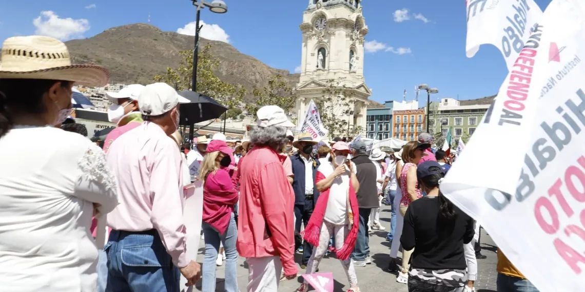 En Pachuca, se unen a movilización “en defensa del INE”