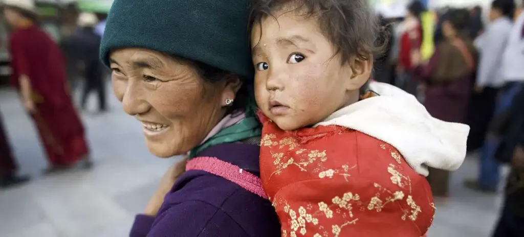 Niños tibetanos