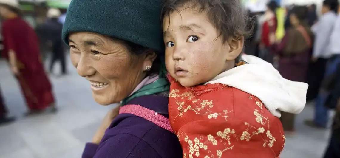 Niños tibetanos