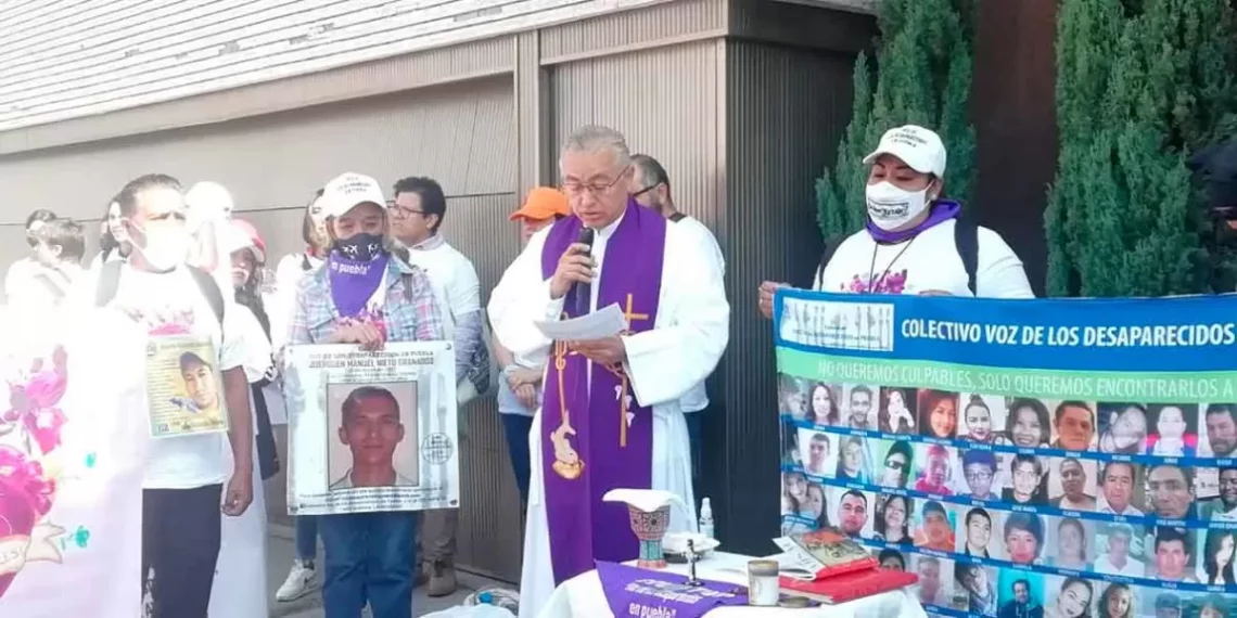 Con una misa en la Fiscalía poblanas piden “se toque el corazón” y hallen a sus familiares desaparecidos