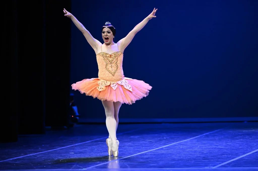 Men in Tutus Teatro de la Ciudad Esperanza Iris