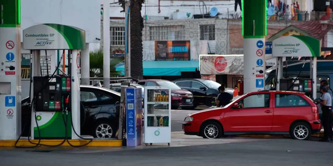 En Puebla, hay gasolinerías que venden combustible más barato, podría no estar procesado