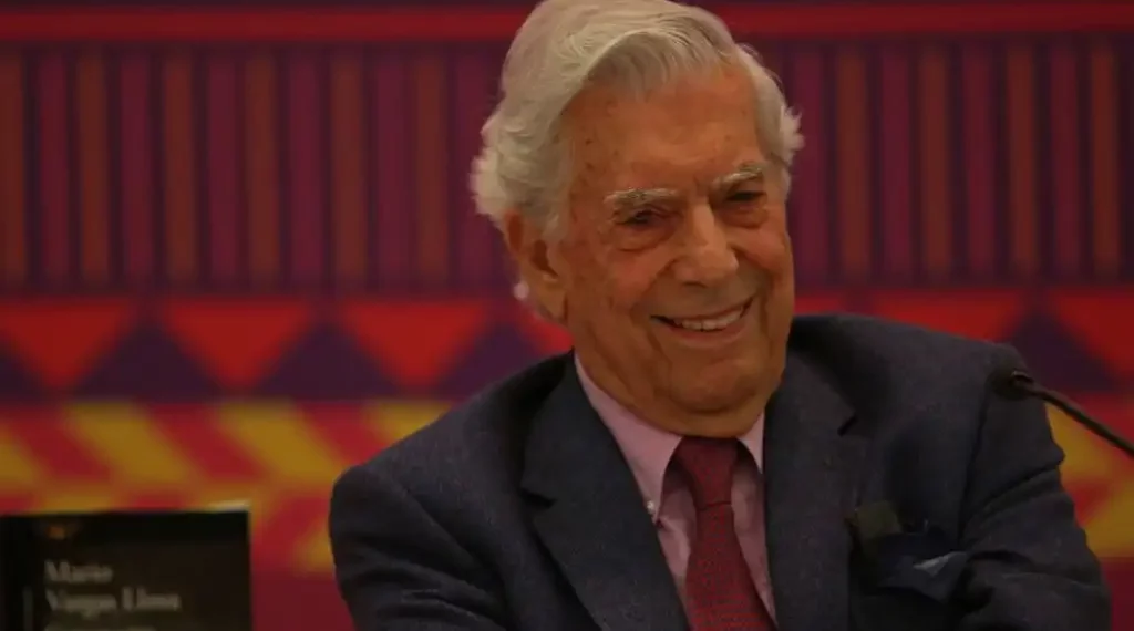 Mario Vargas Llosa hospitalizado