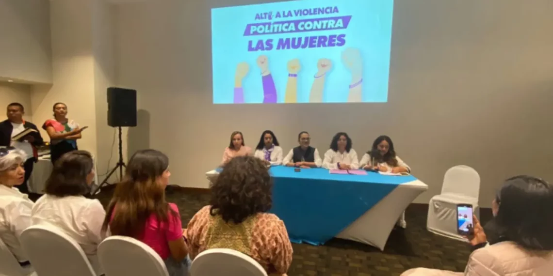 Renuncian a su militancia en el PRI más de 150 mujeres en Hidalgo