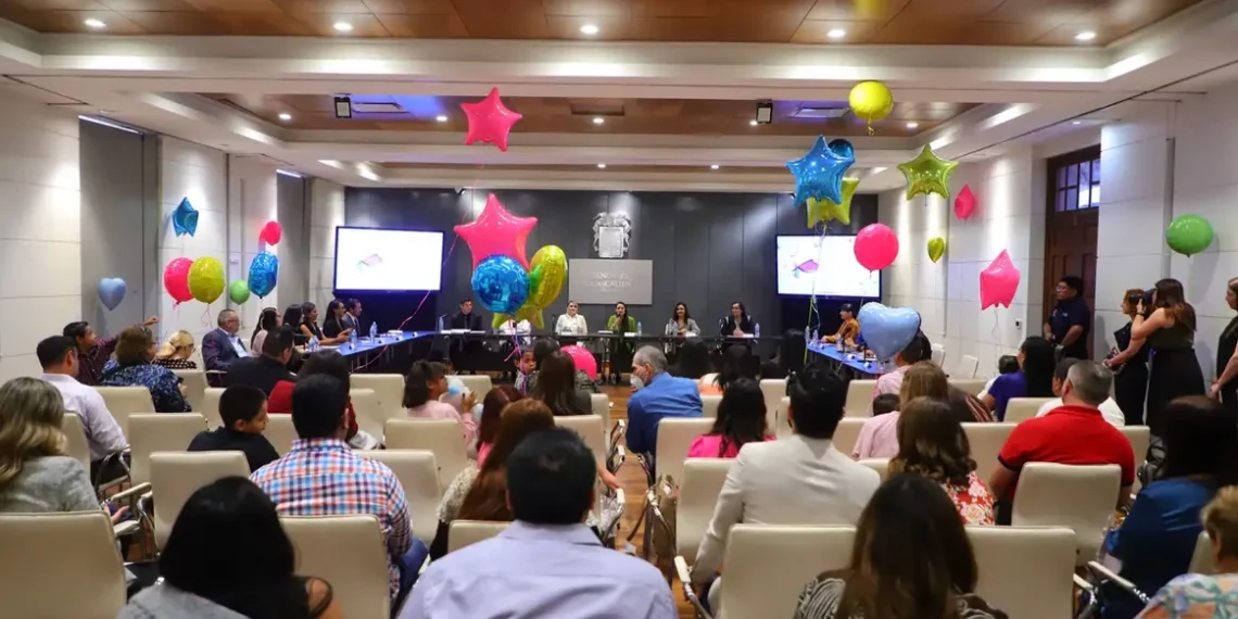 DIF Aguascalientes entrega custodias preadoptivas a nuevas familias